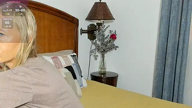 Christine 35 online show from 03.27.26