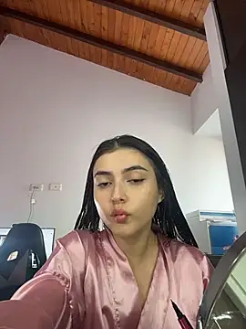 Snapshot of esmeralda_colllins chatting on 03.25.26 esmeralda colllins online show from 03.25.26