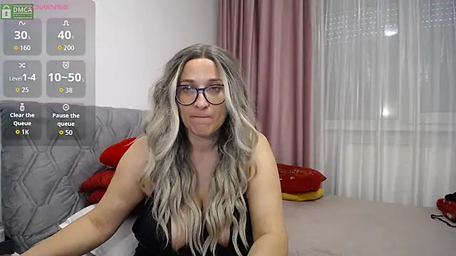 Snapshot of Aphrodite_S32 chatting on 11.17.25 Aphrodite S32 online show from 11.17.25