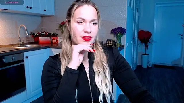 HotTiffani online show from 03.10.25