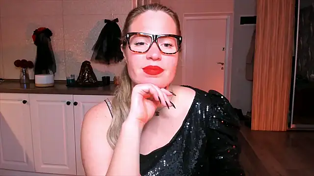 HotTiffani online show from 10.26.25