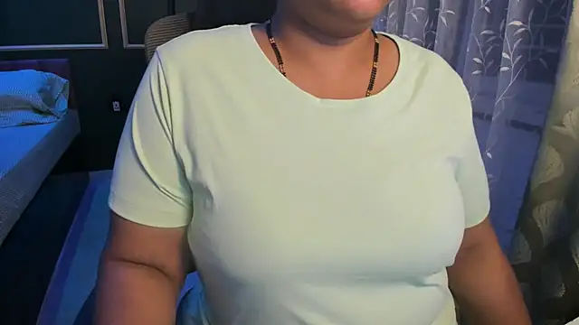 Snapshot of tarivishu23 chatting on 02.17.26 tarivishu23 online show from 02.17.26