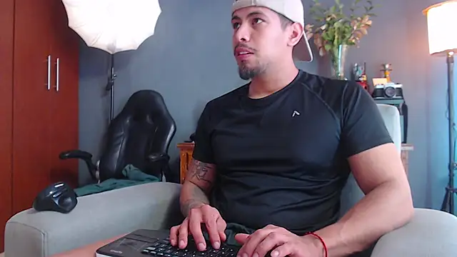 geirge teacherxx online show from 10.25.25