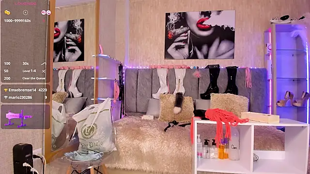 Snapshot of deepthroatlatina chatting on 12.14.24 deepthroatlatina online show from 12.14.24