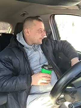 Snapshot of DanielOhCool chatting on 02.17.25 DanielOhCool online show from 02.17.25