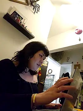 Snapshot of missemi chatting on 04.22.26 missemi online show from 04.22.26