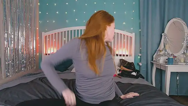 Snapshot of GingerArin chatting on 01.17.26 GingerArin online show from 01.17.26