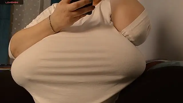 SenzualHotM online show from 02.18.25