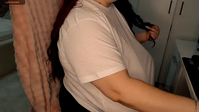 SenzualHotM online show from 04.18.26