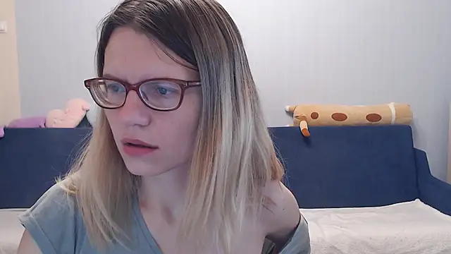 night is dark online show from 11.02.25