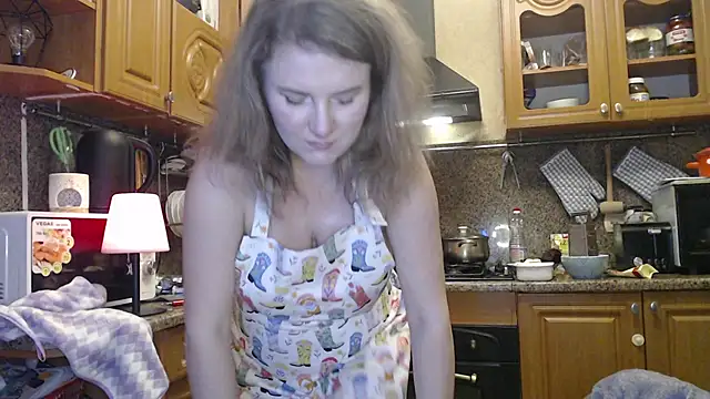 Snapshot of LizaCakes chatting on 02.24.25 LizaCakes online show from 02.24.25