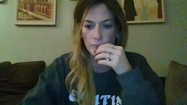 Rhodesxox online show from 11.18.25