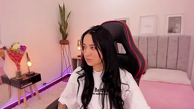 EmmyEvans1 online show from 03.16.25