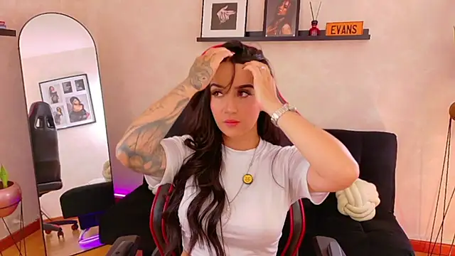 EmmyEvans1 online show from 03.02.26