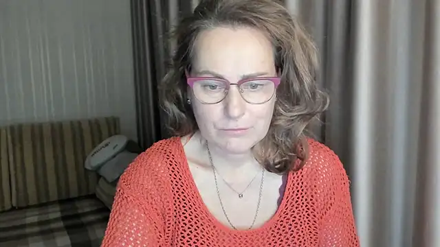 lauraoven online show from 01.08.25