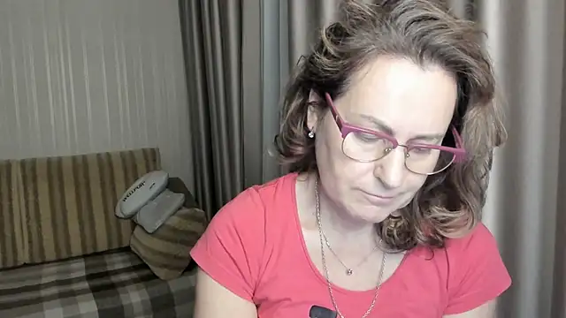 lauraoven online show from 01.12.25