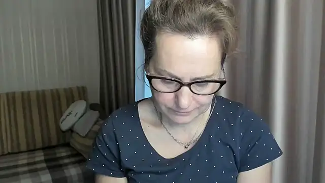 lauraoven online show from 01.17.25