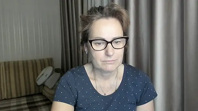 lauraoven online show from 01.17.25