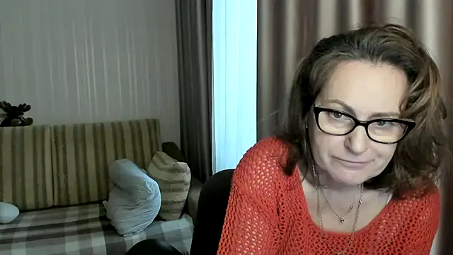 lauraoven online show from 02.08.25