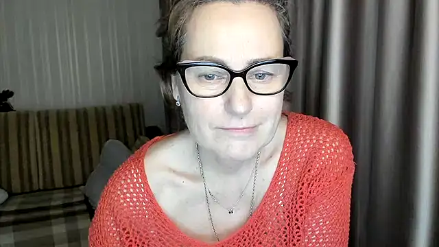 lauraoven online show from 02.09.25