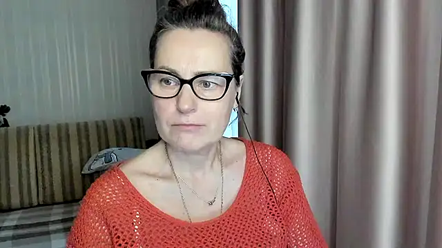 lauraoven online show from 02.10.25