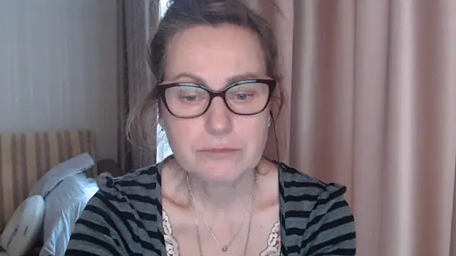 lauraoven online show from 02.17.25