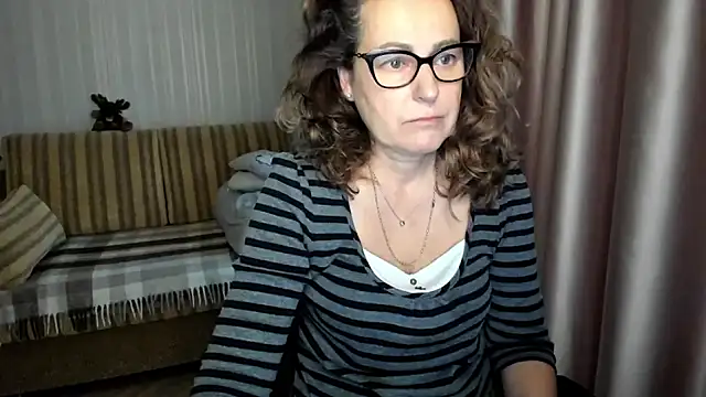 lauraoven online show from 11.27.25