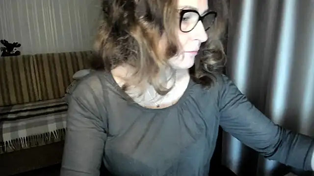 lauraoven online show from 12.16.25