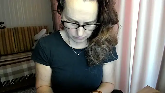 lauraoven online show from 02.25.26