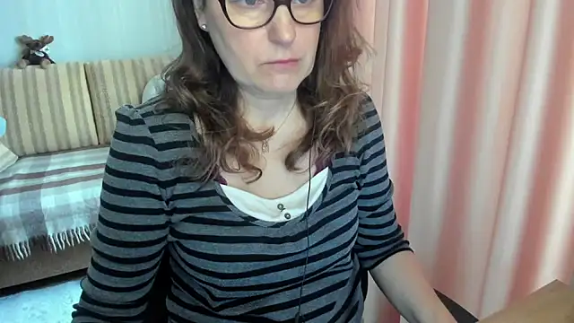 lauraoven online show from 03.17.26