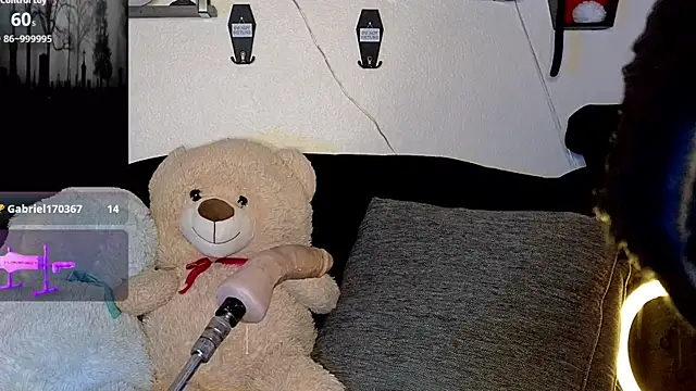 Snapshot of Ivey_and_James chatting on 10.03.25 Ivey and James online show from 10.03.25