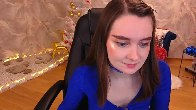 Snapshot of CloudGrace chatting on 12.23.25 CloudGrace online show from 12.23.25