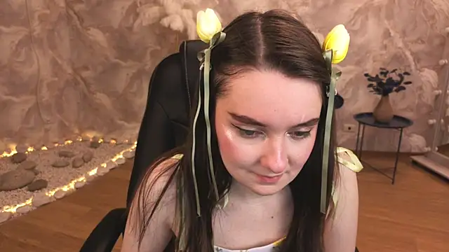 Snapshot of CloudGrace chatting on 02.24.26 CloudGrace online show from 02.24.26