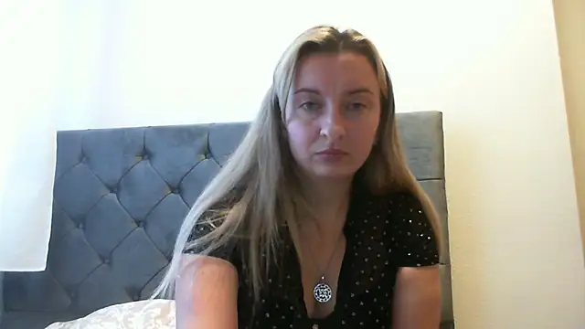 SusanCurt online show from 12.17.25