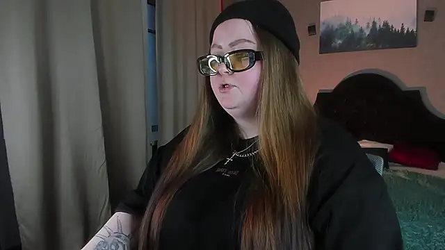 Snapshot of EMMA__CONNOR chatting on 01.23.25 EMMA  CONNOR online show from 01.23.25