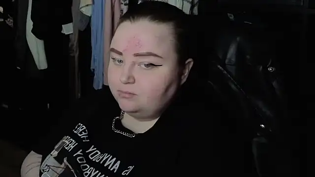 EMMA  CONNOR online show from 11.28.25