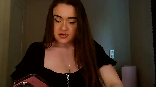 Snapshot of avajade chatting on 02.04.25 avajade online show from 02.04.25