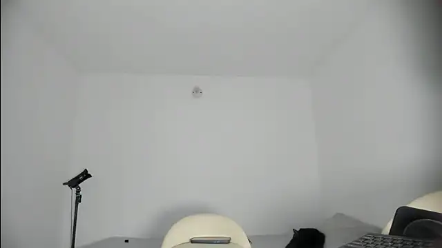 SARA TS FOX online show from 12.15.25