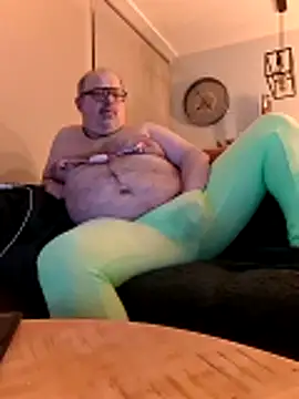 Bibear197511 online show from 11.19.25