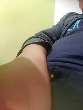 Snapshot of Alejo45a chatting on 10.16.25 Alejo45a online show from 10.16.25