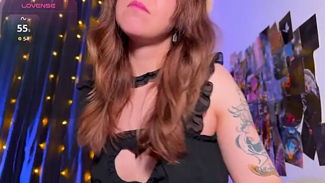 Snapshot of HotaruTomo chatting on 02.22.26 HotaruTomo online show from 02.22.26