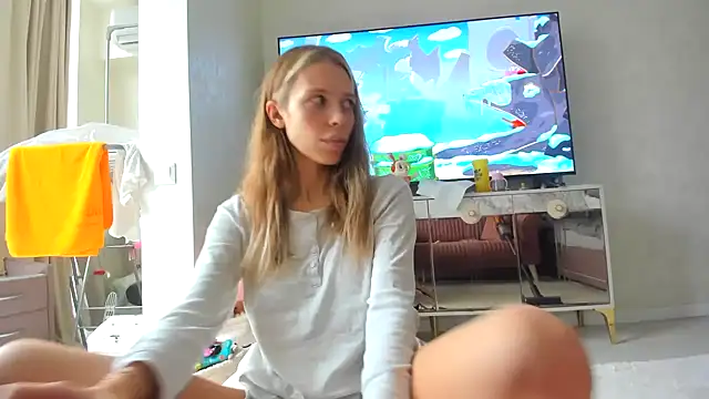 Iris cherry online show from 12.04.24