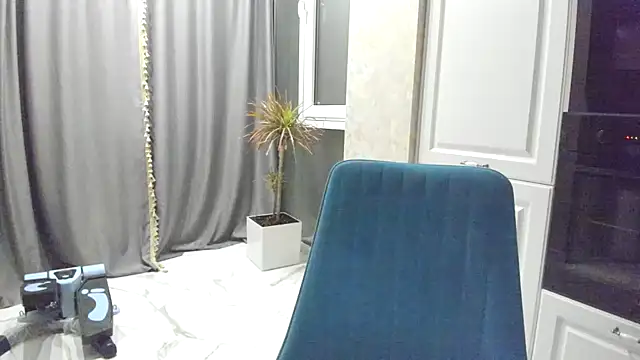 Iris cherry online show from 12.21.24