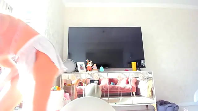 Iris cherry online show from 02.03.25