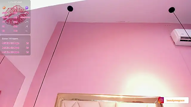 Snapshot of Eva_Grace_ chatting on 01.07.25 Eva Grace online show from 01.07.25