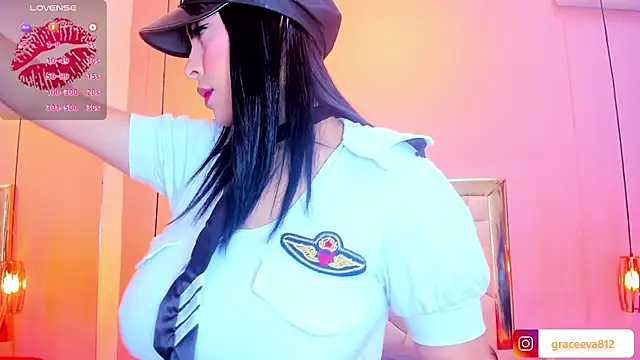 Snapshot of Eva_Grace_ chatting on 11.10.25 Eva Grace online show from 11.10.25