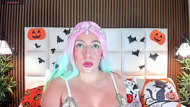 Snapshot of naughty_flower18 chatting on 10.30.25 naughty flower18 online show from 10.30.25