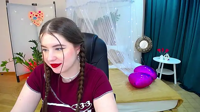 NicoleFoxery online show from 02.19.25