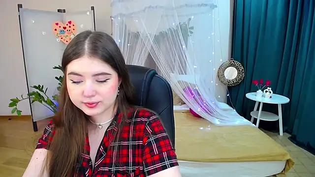 NicoleFoxery online show from 02.22.25