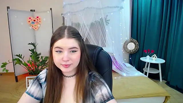 NicoleFoxery online show from 02.24.25